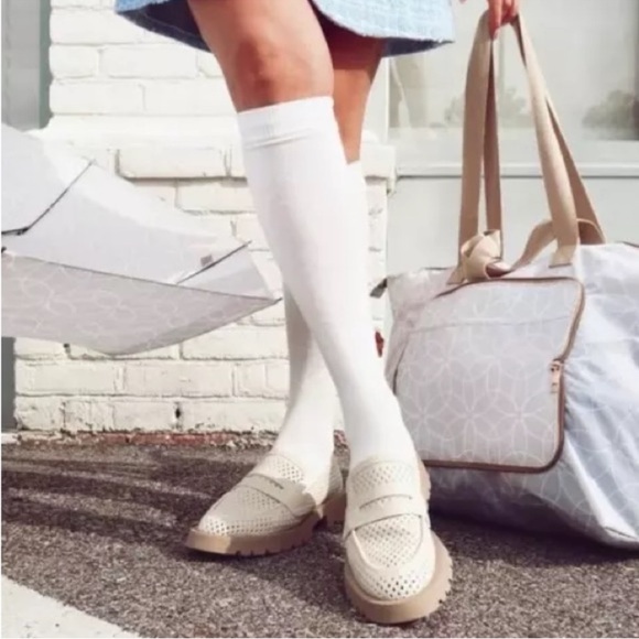 Dolce Vita Ersula Perforated Lug Sole Loafers Ivory 7 NIB - Picture 2 of 7